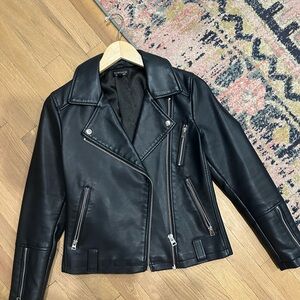 Cleaning out my closet & selling this TOPSHOP moto faux leather jacket in black!